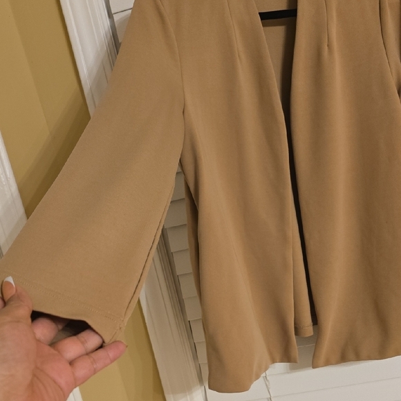 Elie Tahari Tan Blazer Modern Professional Jacket - Picture 3 of 14